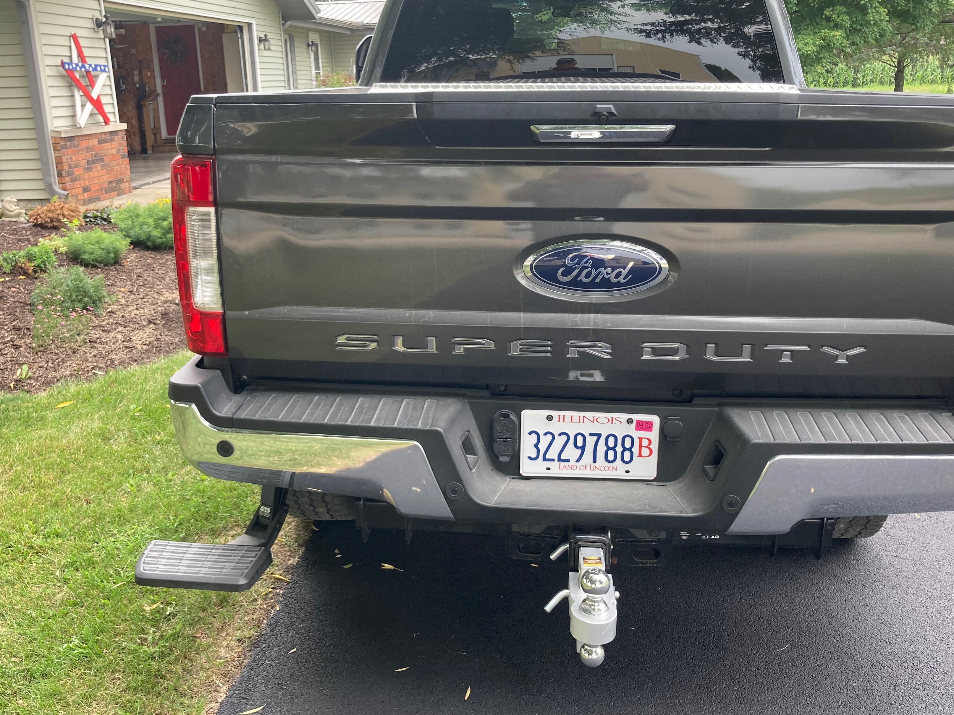3 Important Trailer Hitch Facts for Towing a Trailer