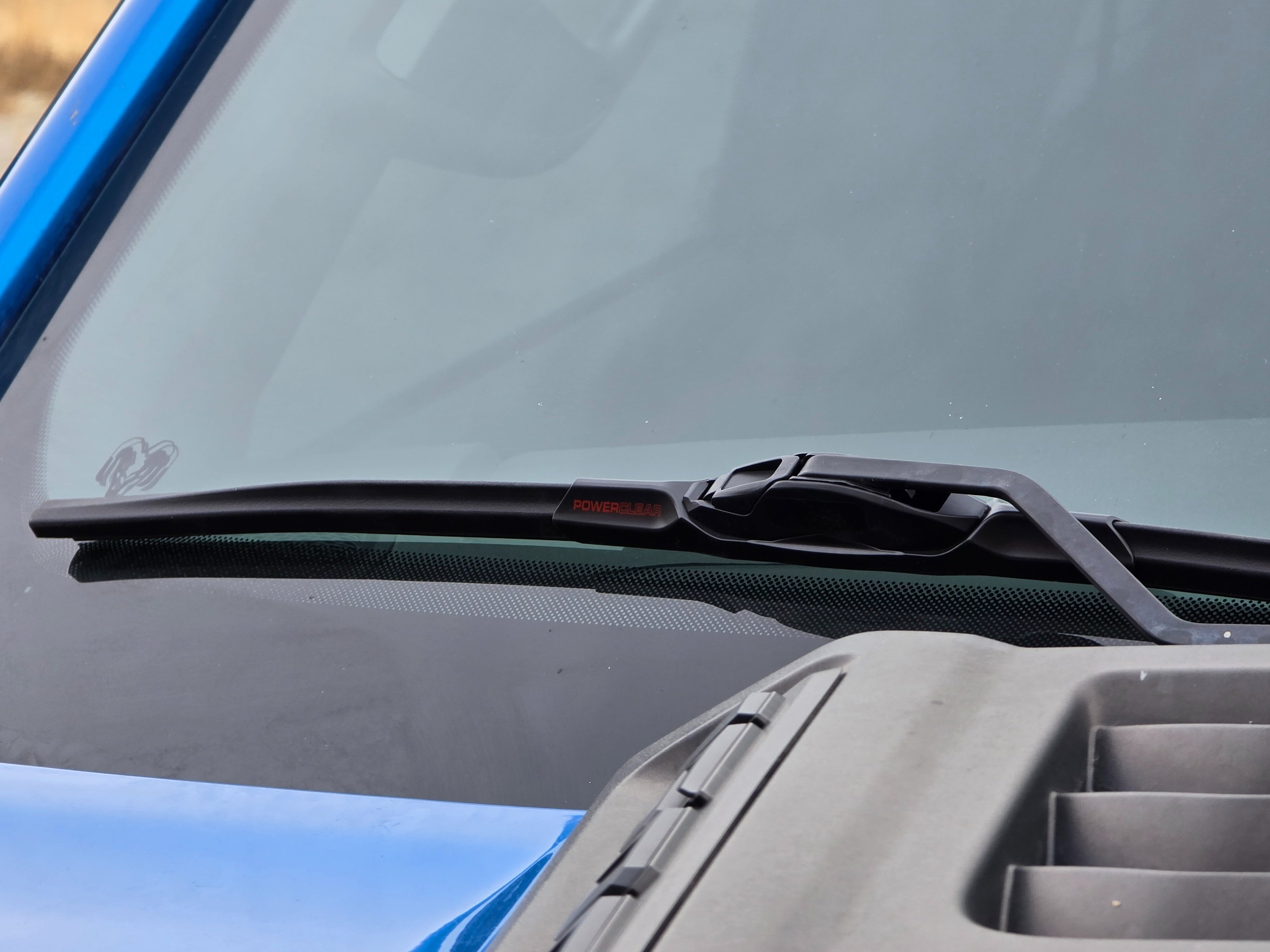 How to Replace Windshield Wipers on Your Vehicle