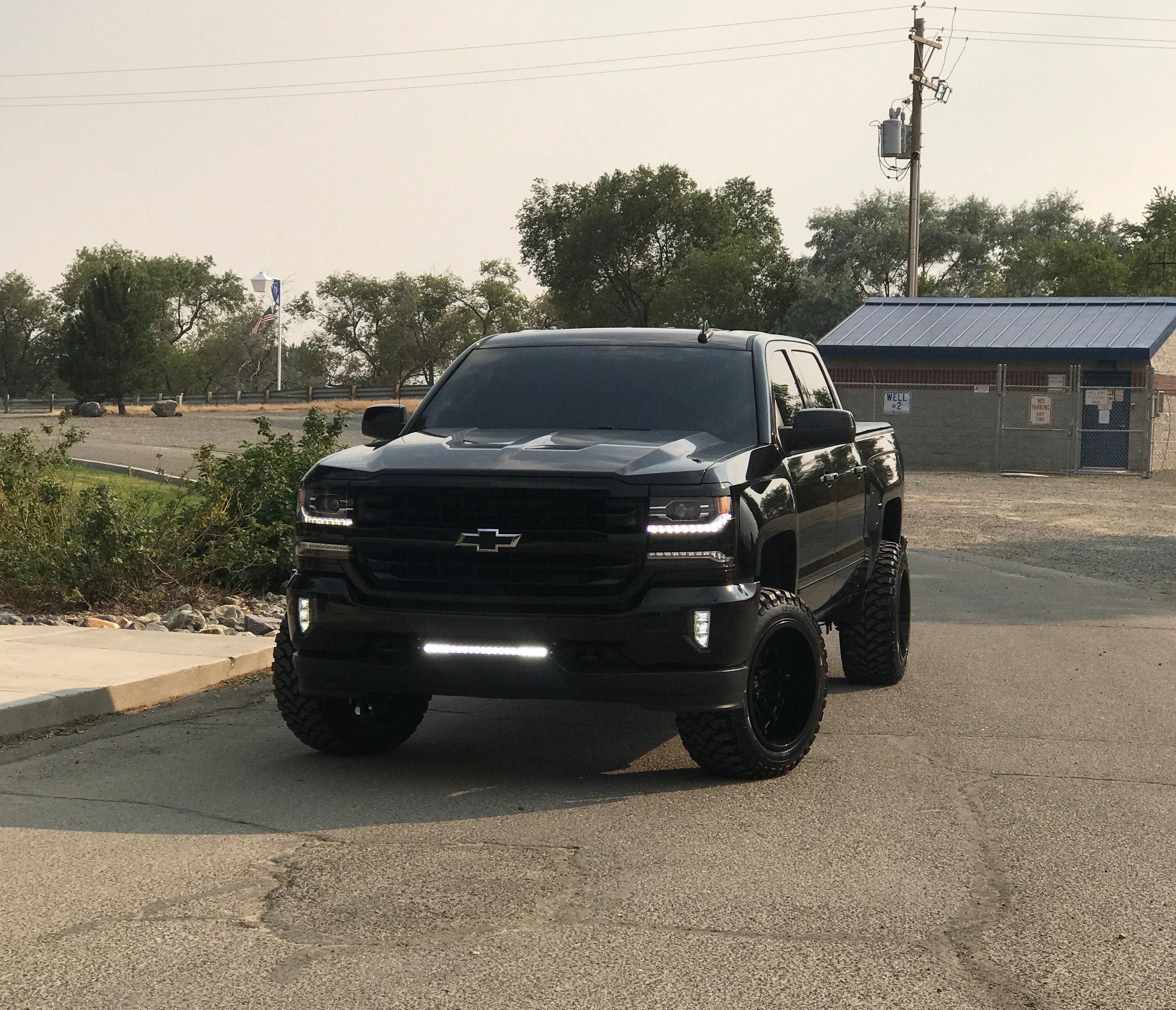 The Best Way to Raise the Front of Your Truck: Leveling Kits or Lift Kits