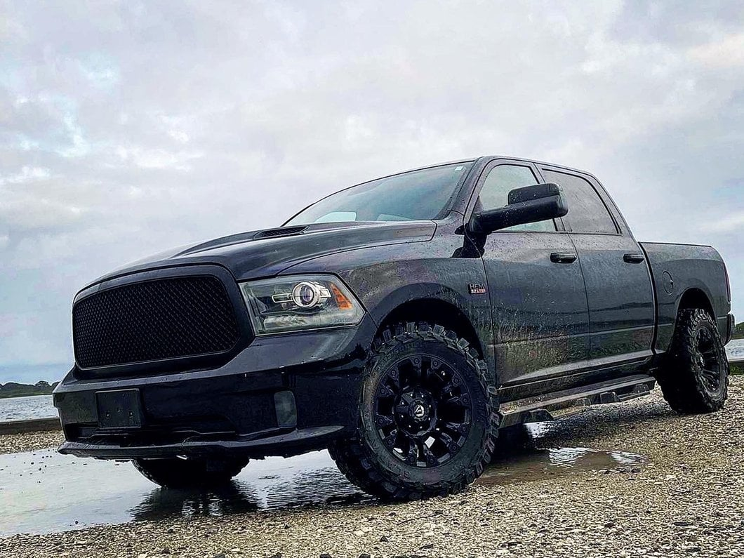 5 Signs its Time To Replace Your Truck Tires