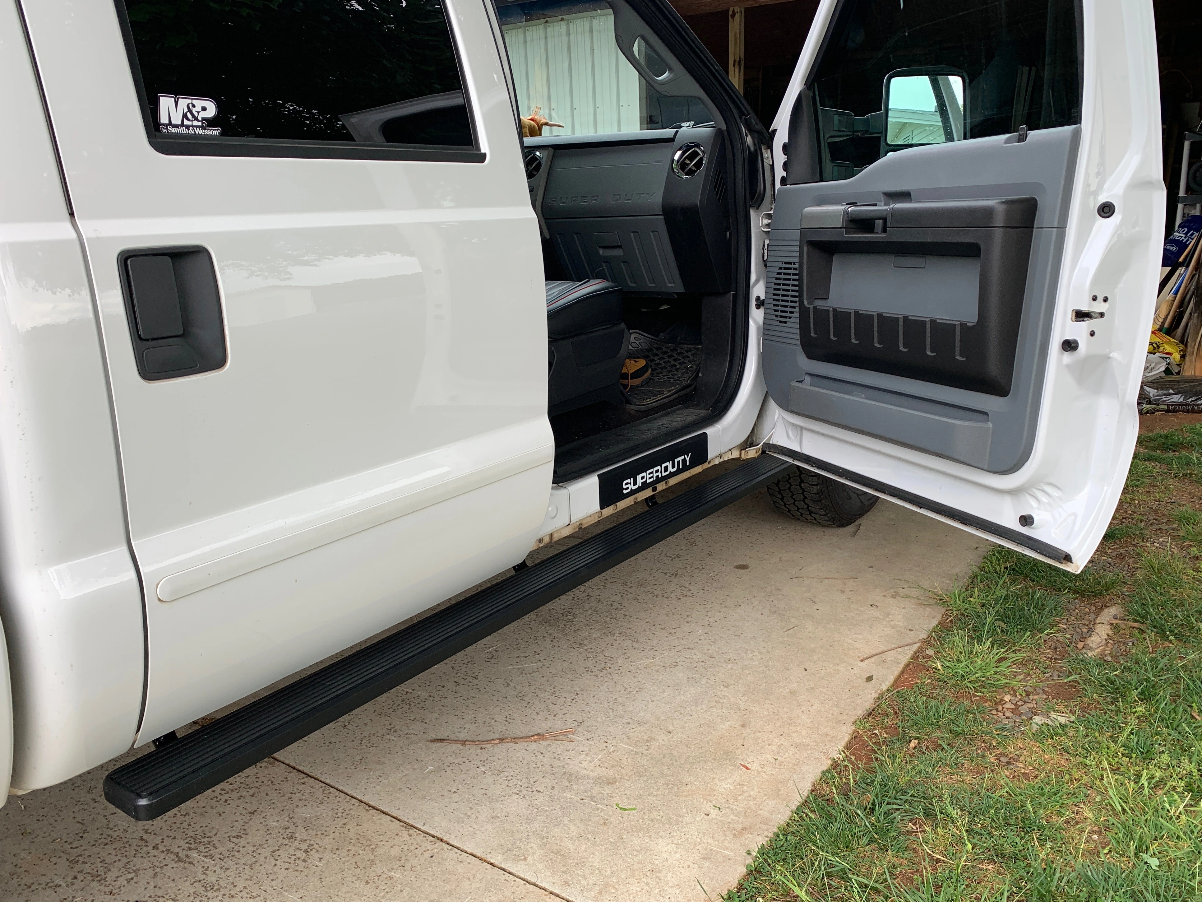 AMP Steps Buying Guide: Choosing the Right Power Step for Your Truck