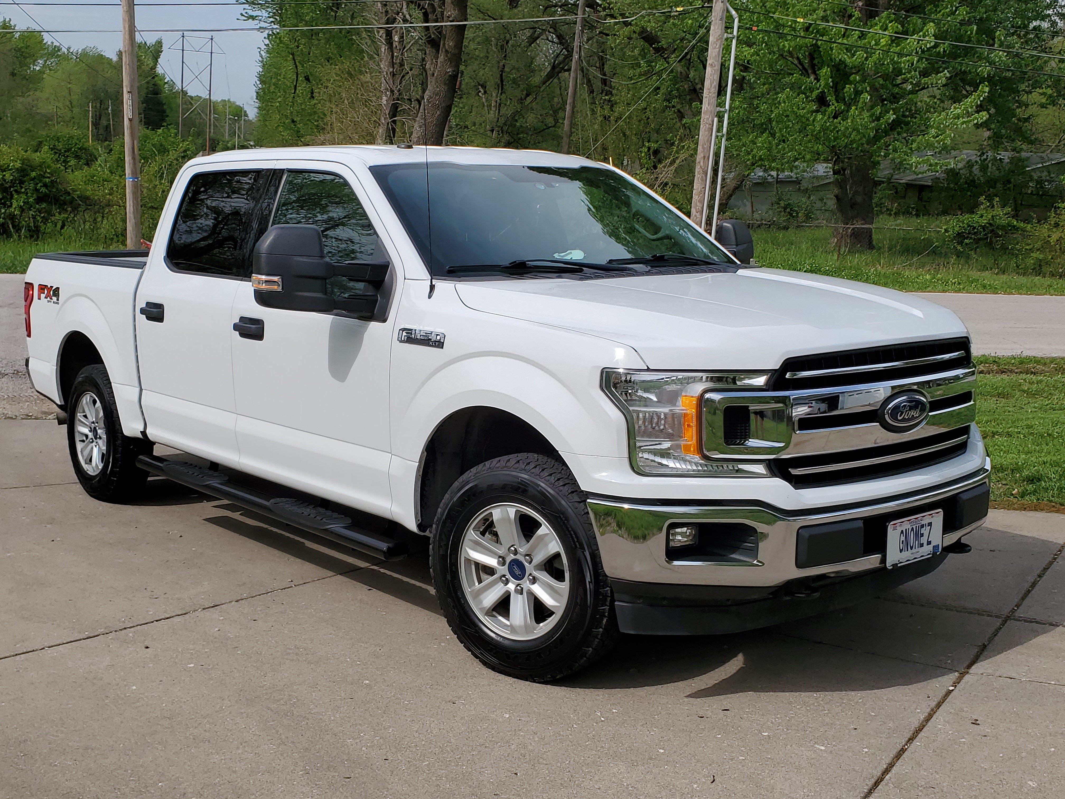 Exploring Style vs. Function: Who Makes the Best Truck Step Bars?