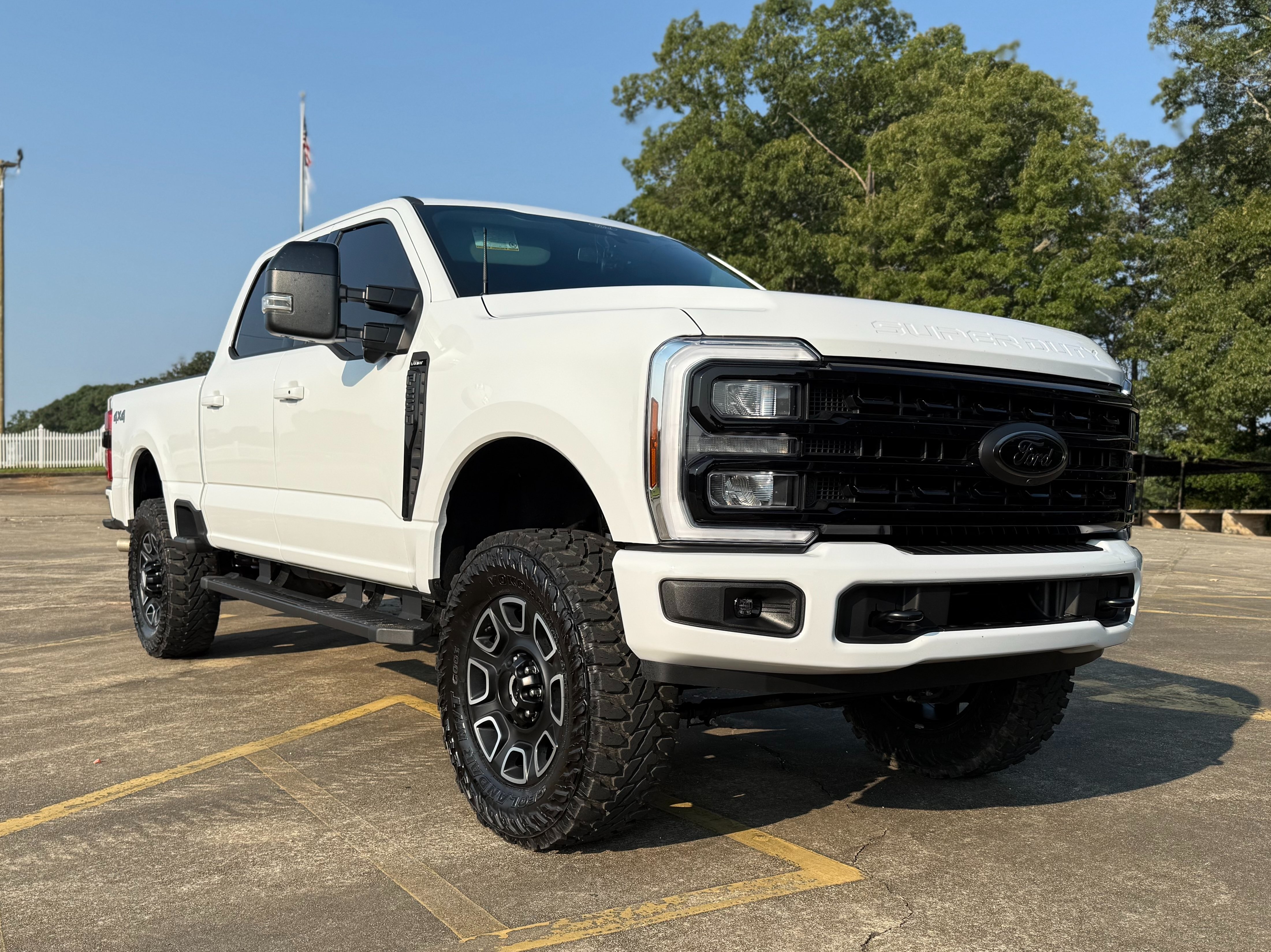 Lift Kit vs Leveling Kit: Which Upgrade Is Right for Your Truck?