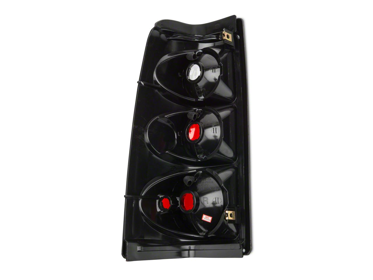 Driver Side Tail Light Assembly For 2003-2006 Chevy Silverado 1500 – Incandescent With Harness