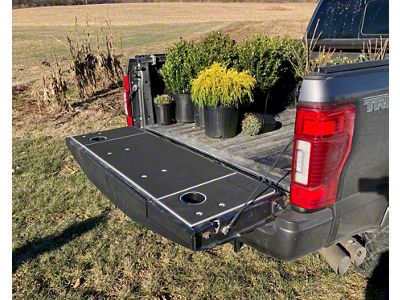 BillieBars Tailgate Cover with Integrated Cup Holders (17-22 F-350 Super Duty)