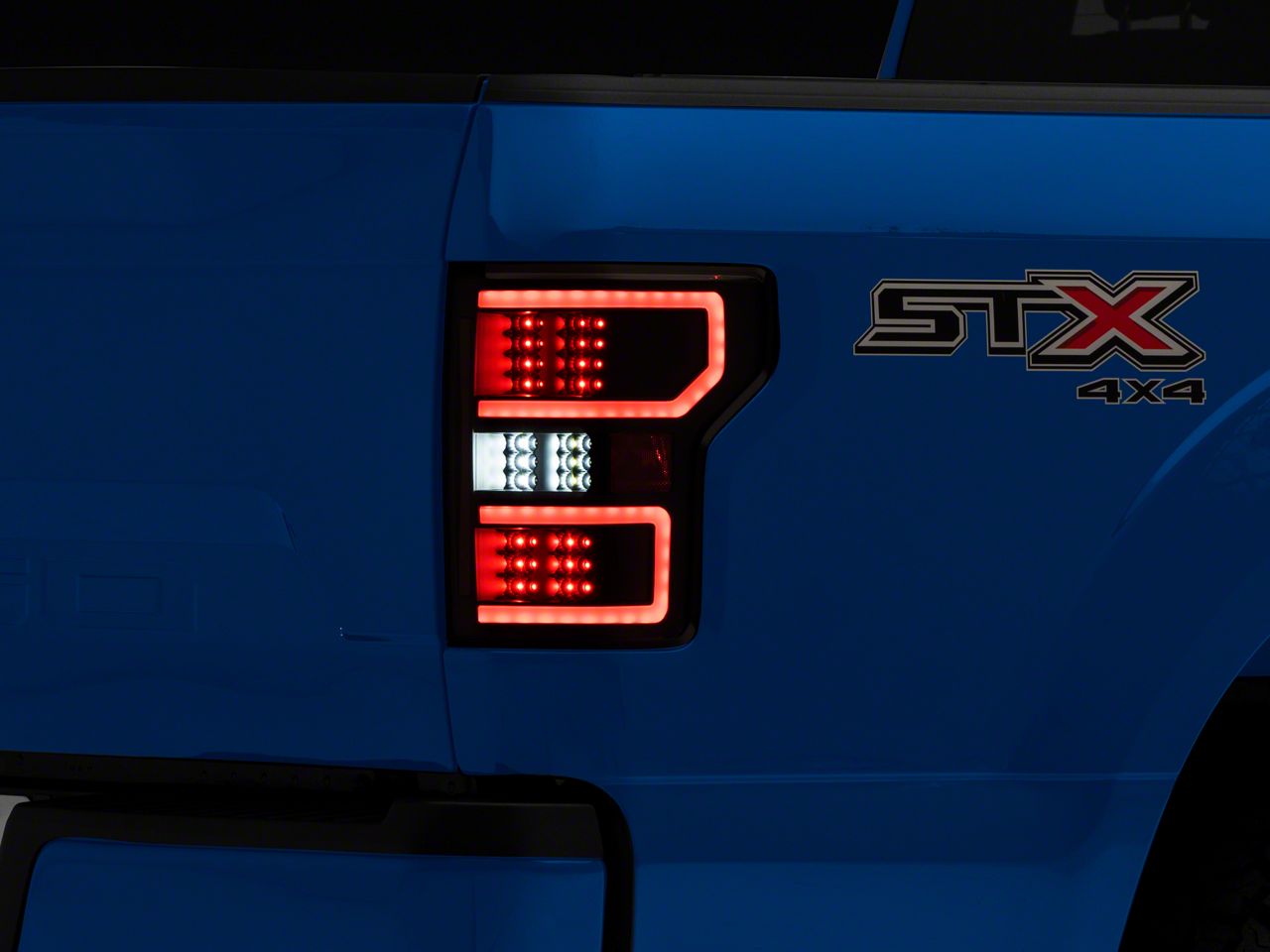 USテールライト Raxiom Formulation Led Smoked Stight Brake Lightはすべてフォードマスタング2010-2014に収まります。 Raxiom USテールライト Raxiom Formulation Led Smoked Stight Brake Lightはすべてフォードマスタング2010-2014に収まります。 Raxiom