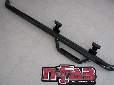 N-Fab Wheel 2 Wheel Nerf Side Step Bars; Textured Black (99-06 Silverado 1500)