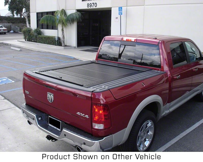 Dodge RAM1500ハードトノカバー Truck Covers USA RAM 1500 American Roll Hard Retractable Tonneau